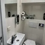 Hotel Vondel Garden 2*