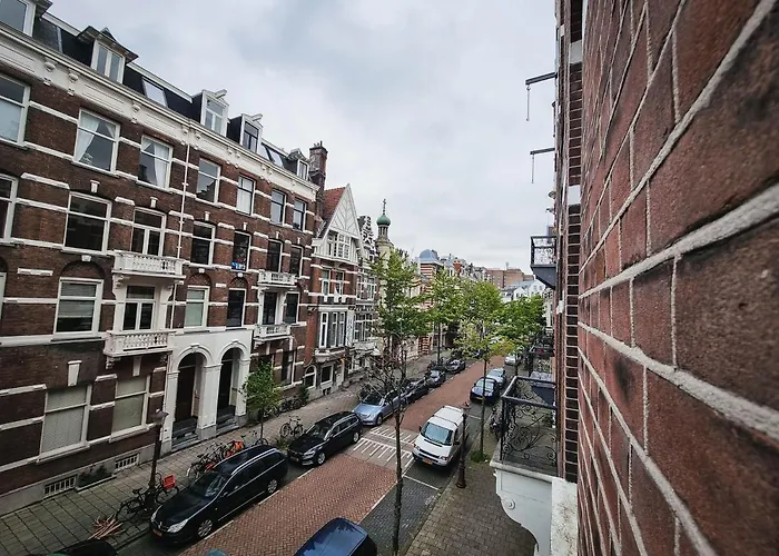 Vondel Garden מלון 2*