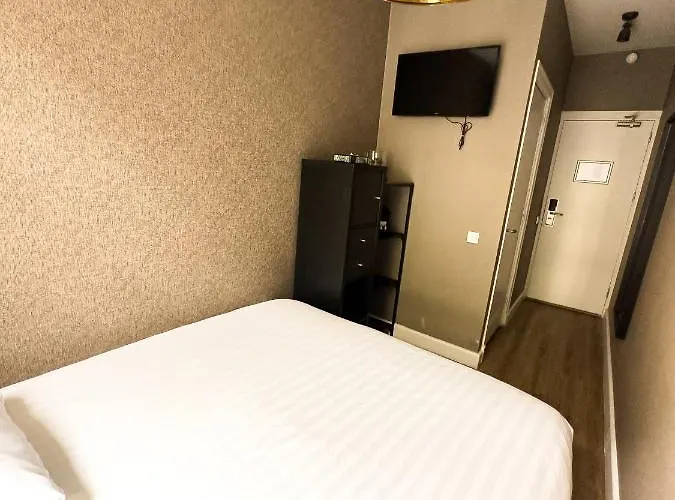 Vondel Garden מלון 2*