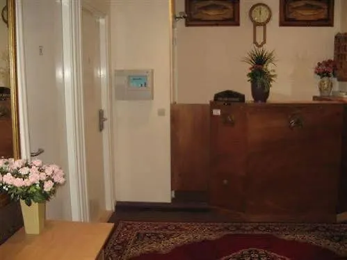 Vondel Garden אמסטרדם